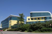 Fotogalerie: Budova s logem #1