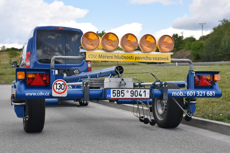 CPX trailer to perform measuring test (measuring with the CPX trailer)