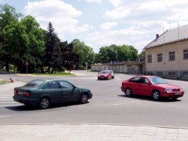 Příklad úpravy frekventované křižovatky (stav před úpravami)