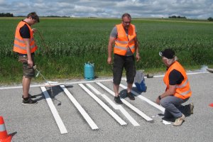 Instalace vibračních pásů na přejezdu Waldhausen