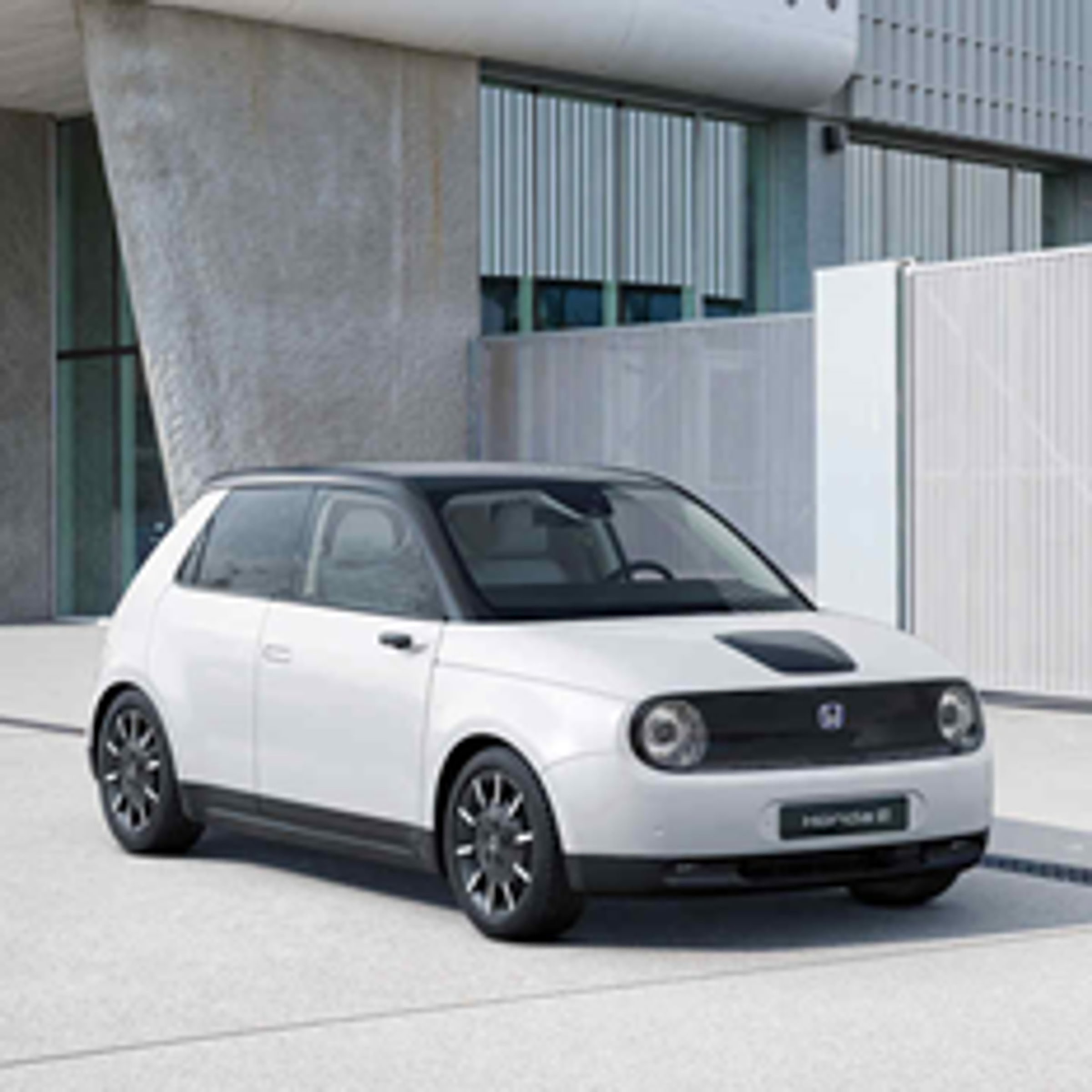 TZ: Registrace elektromobilů a plug-in hybridů (leden-květen) 01