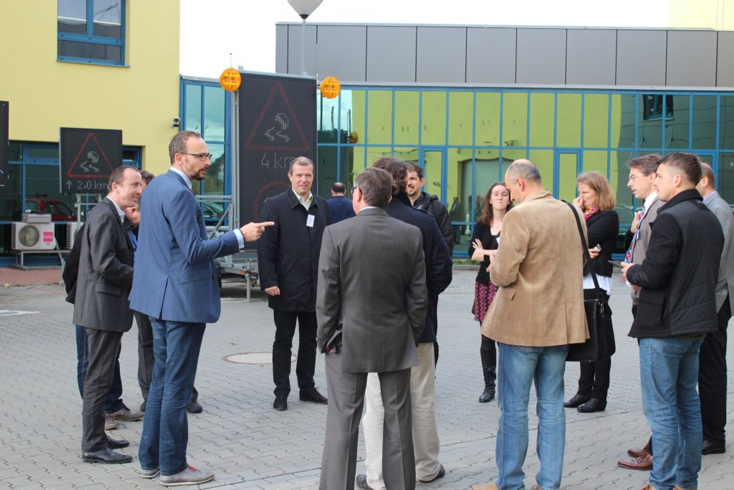 mezinarodni-workshopu-na-tema-zajisteni-bezpecnosti-dopravy-a-silnicnich-pracovniku-v-mistech-s-dopravnim-omezenim-obr-4