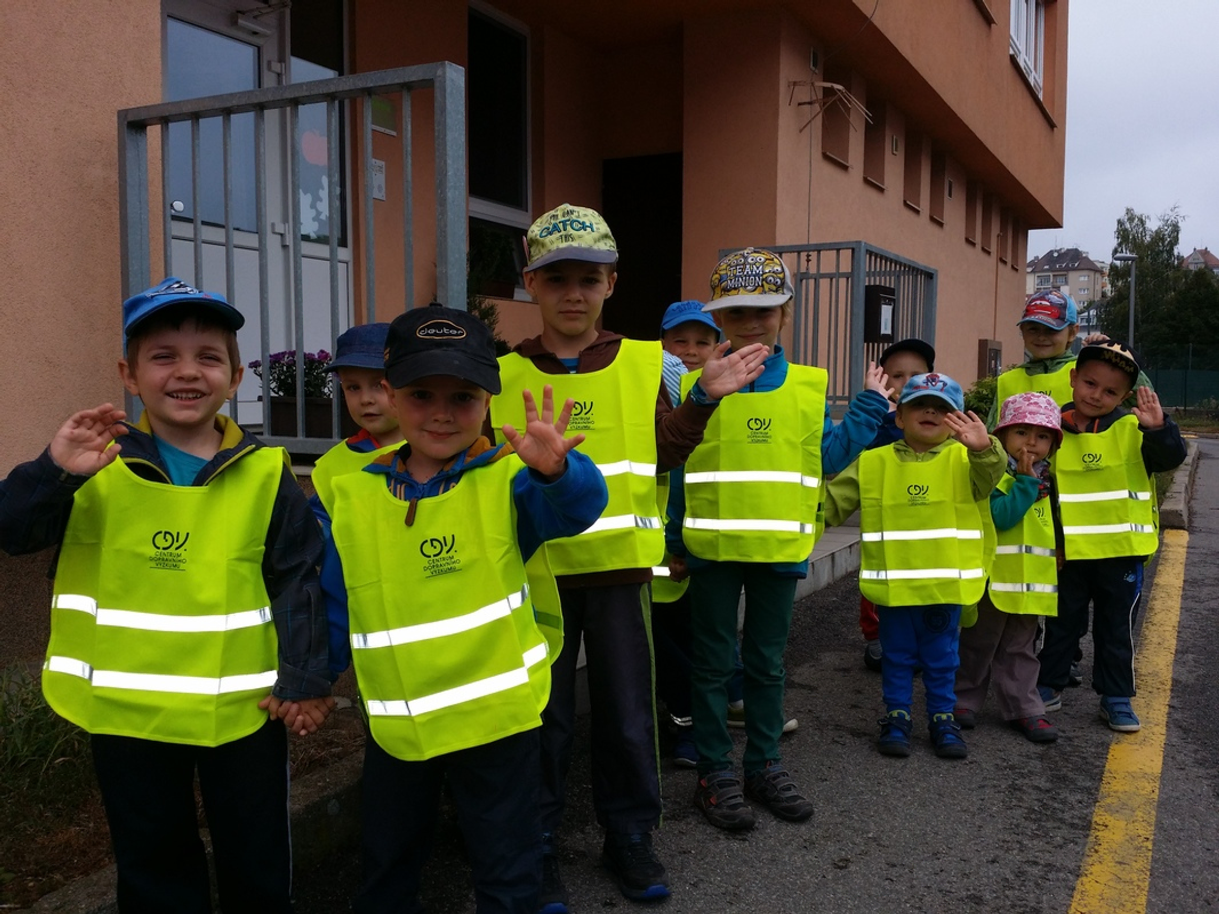 ministerstvo-skolstvi-mladeze-a-telovychovy-nam-udelilo-akreditaci-jako-vzdelavaci-instituci-2