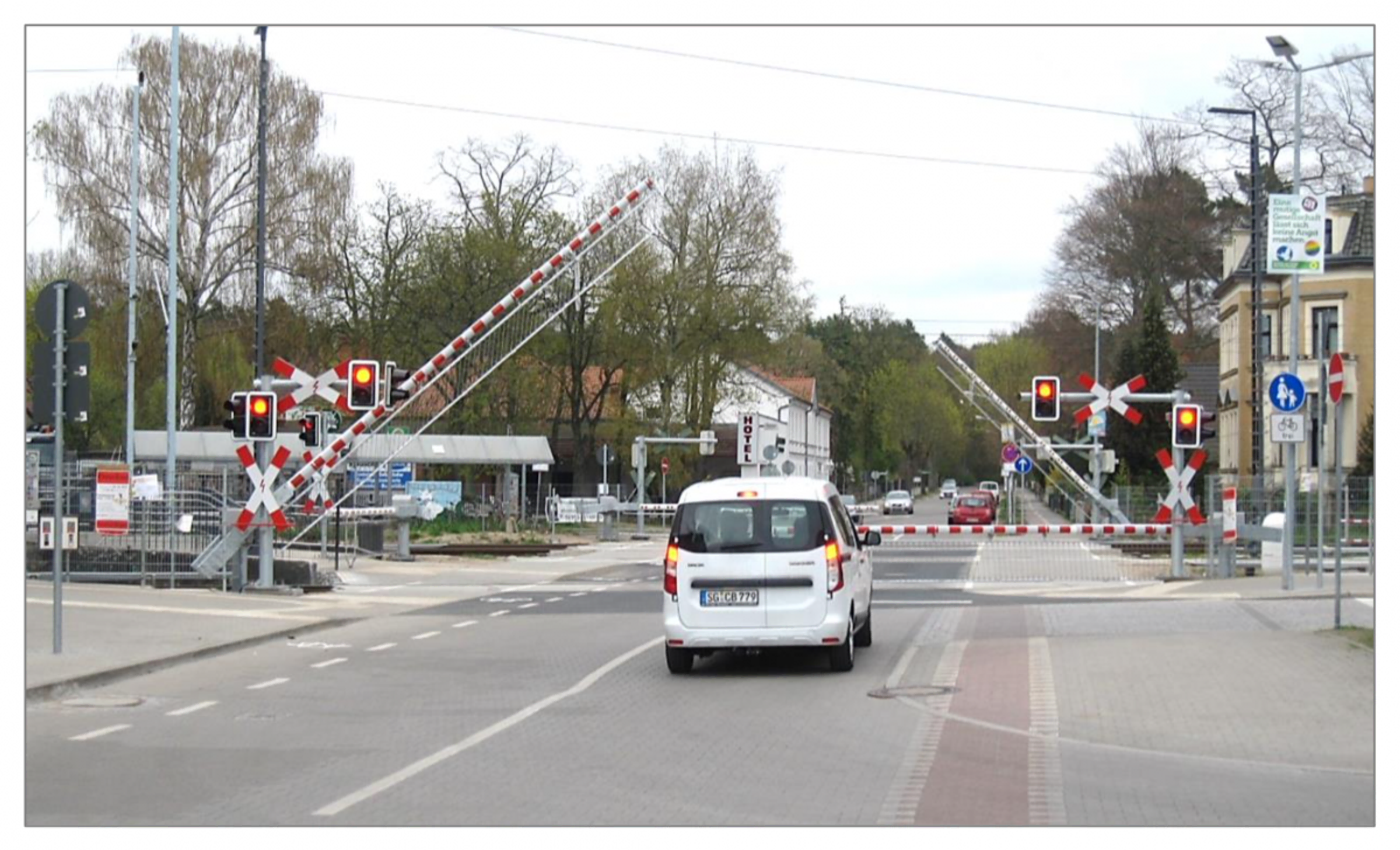 TZ: Závory na českých železničních přejezdech fungují jinak než v zahraničí 01