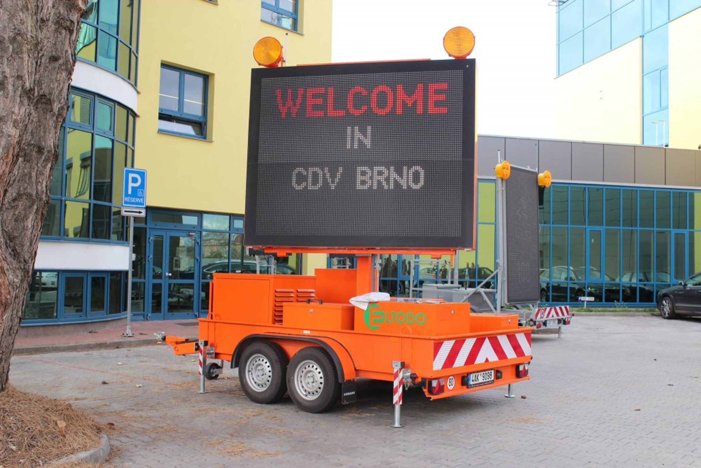 mezinarodni-workshopu-na-tema-zajisteni-bezpecnosti-dopravy-a-silnicnich-pracovniku-v-mistech-s-dopravnim-omezenim-obr-1