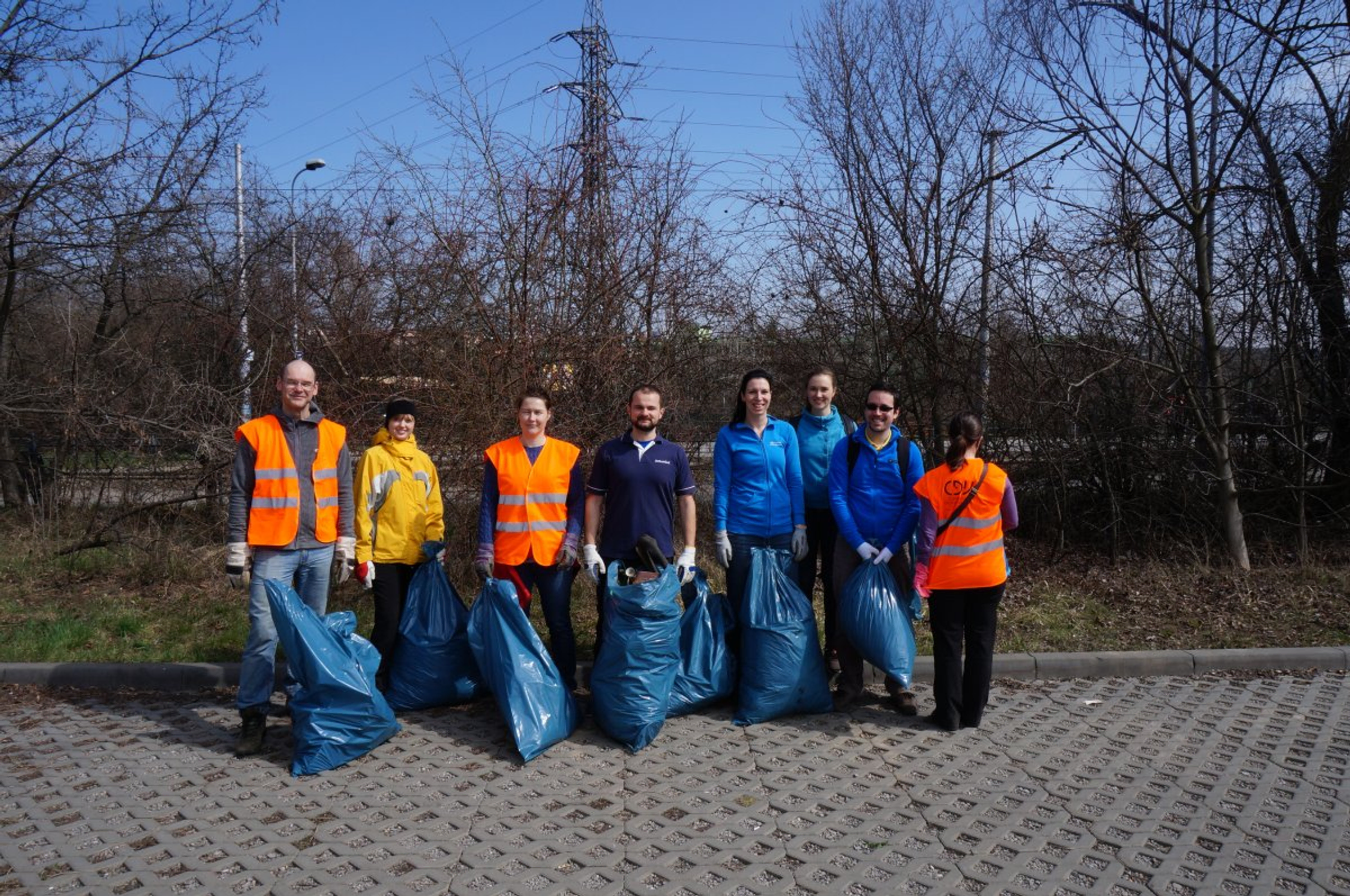 Fotogalerie: Připojili jsme se k celostátní akci Ukliďme Česko #8