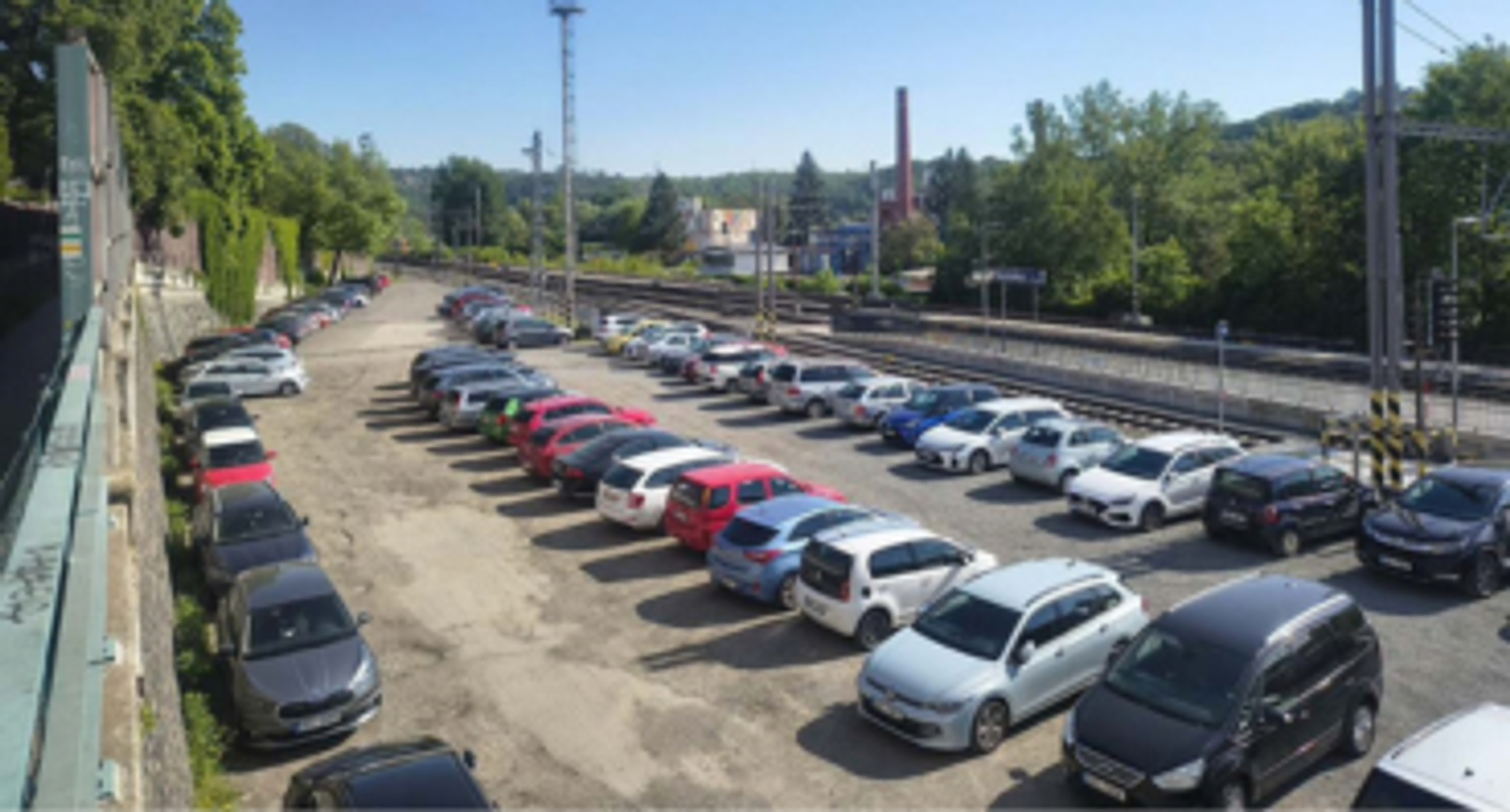 Parkoviště u železniční stanice