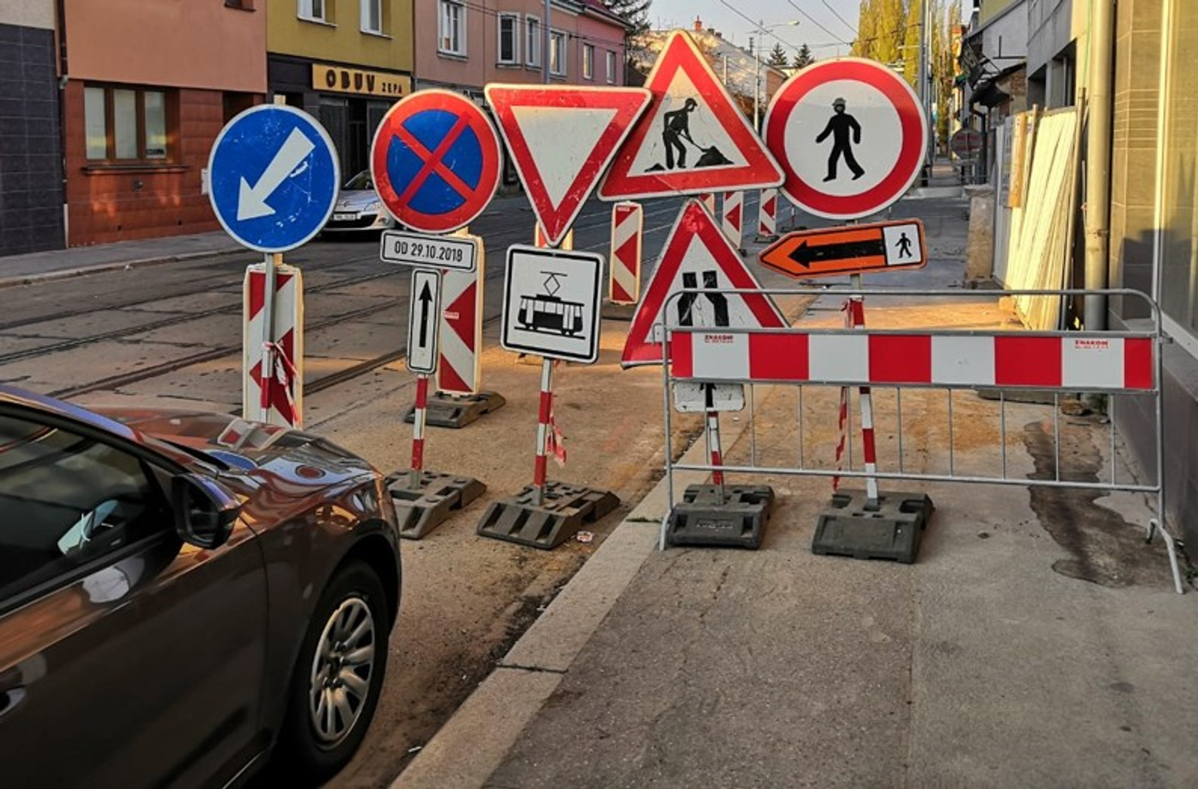 Dopravní značky ve městě