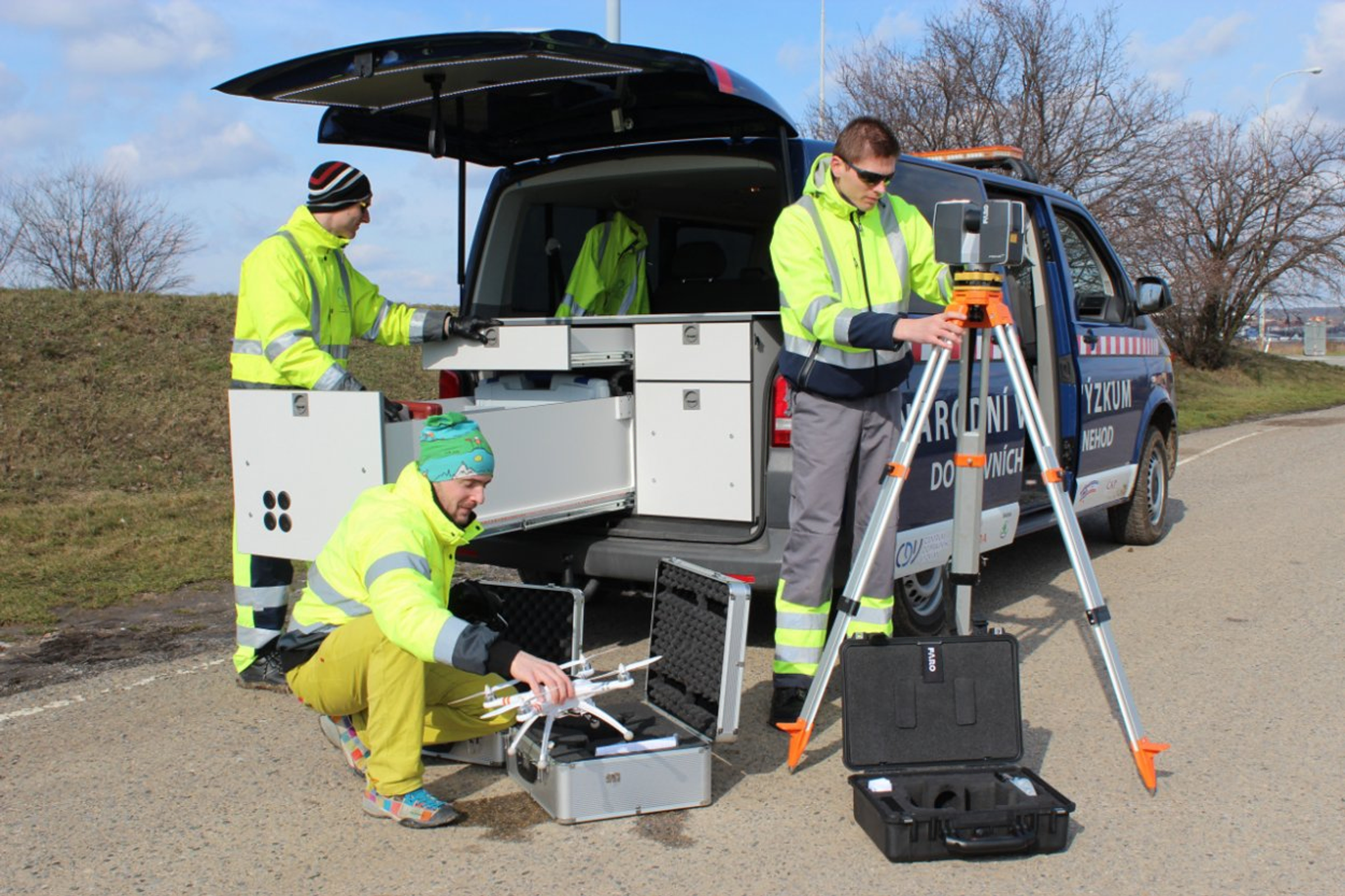 Výzkumníci CDV při práci v terénu obr.3