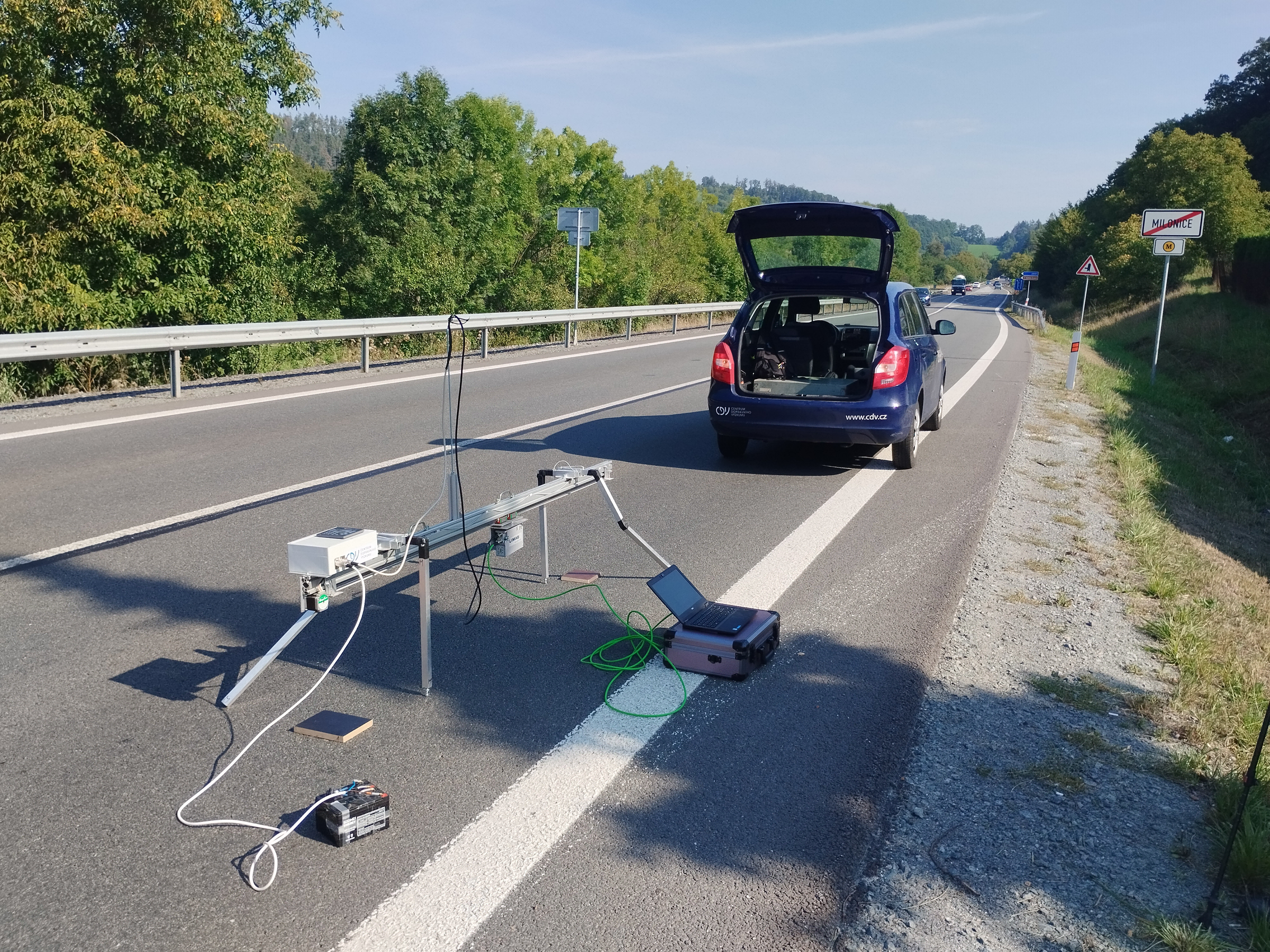 Vozidlo Oblasti dopravní infrastruktury v terénu