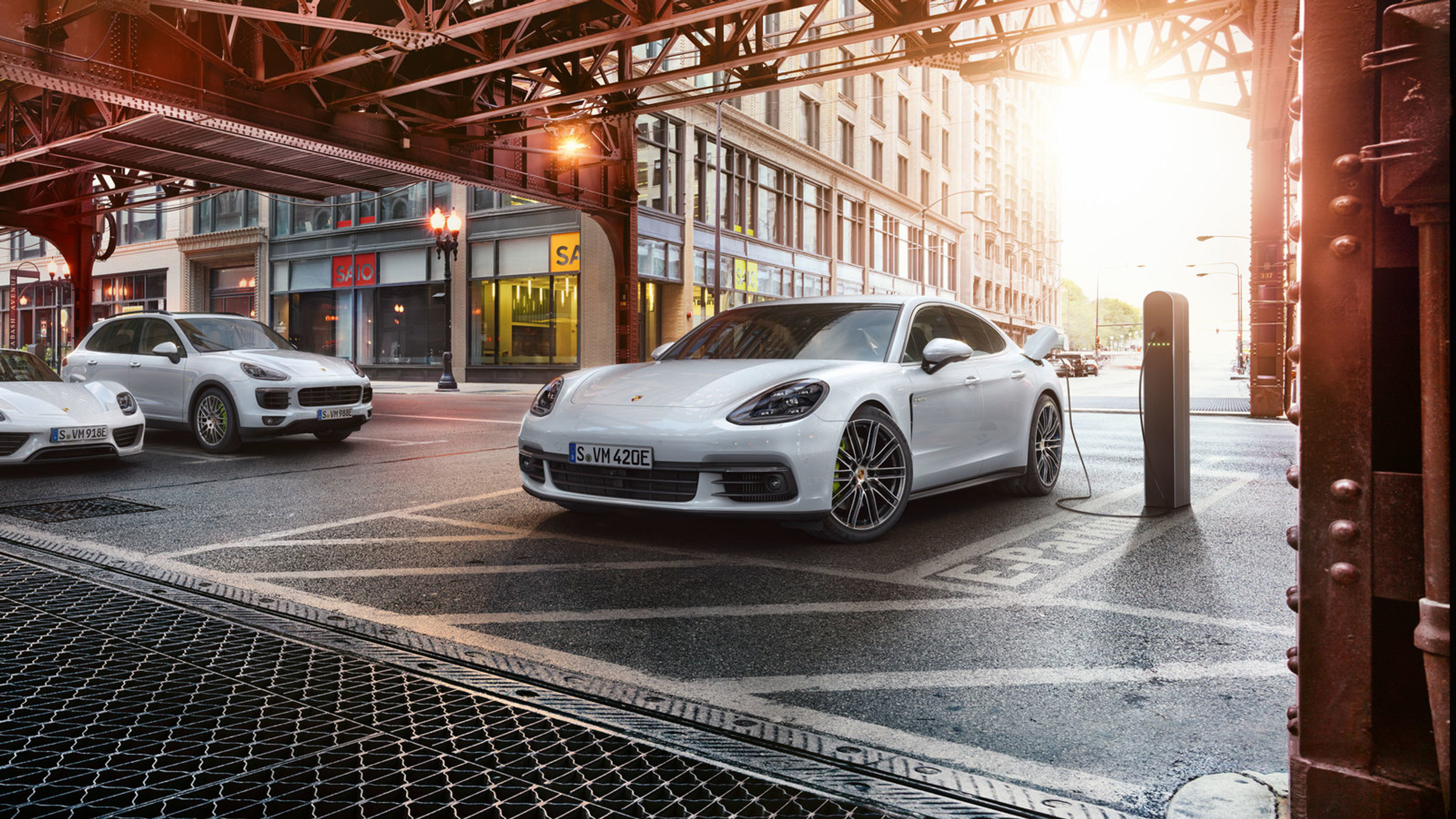 Na českých silnicích přibylo letos již 700 elektromobilů a plug-in hybridů 04