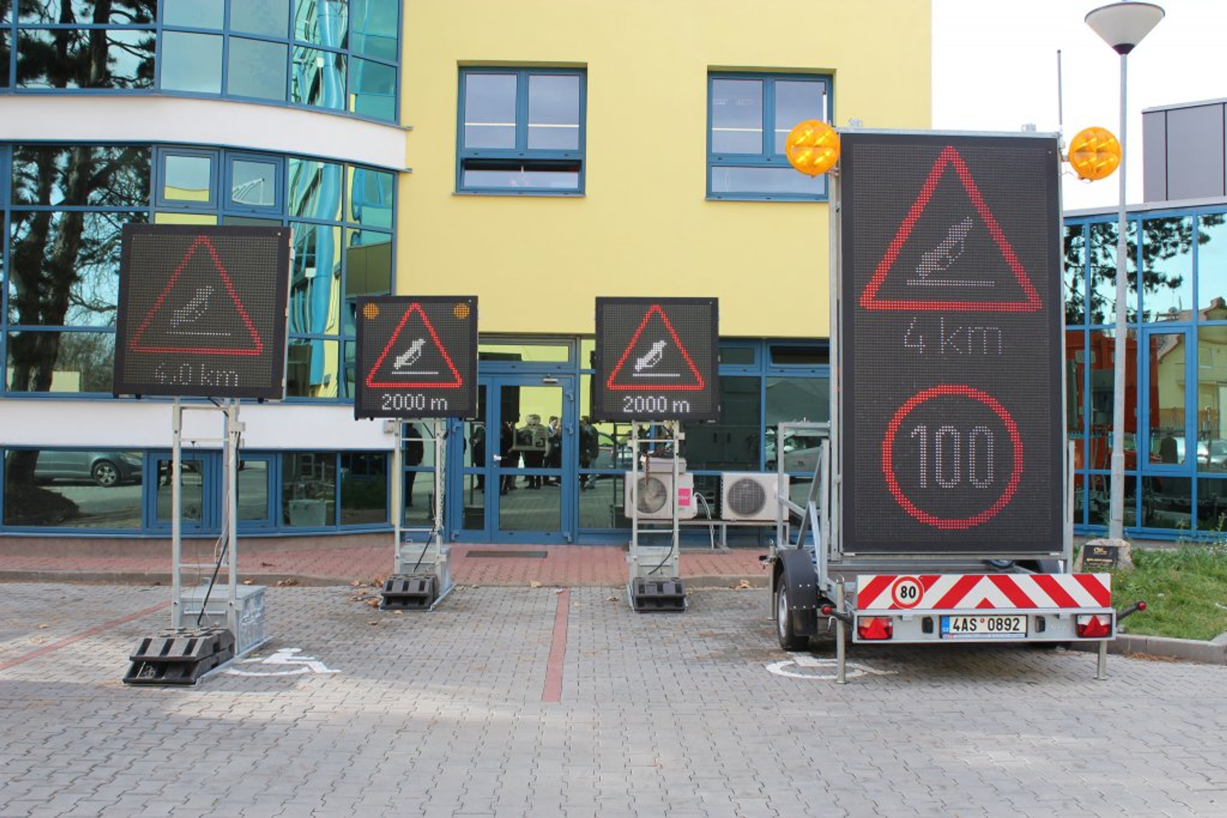 mezinarodni-workshopu-na-tema-zajisteni-bezpecnosti-dopravy-a-silnicnich-pracovniku-v-mistech-s-dopravnim-omezenim-obr-6