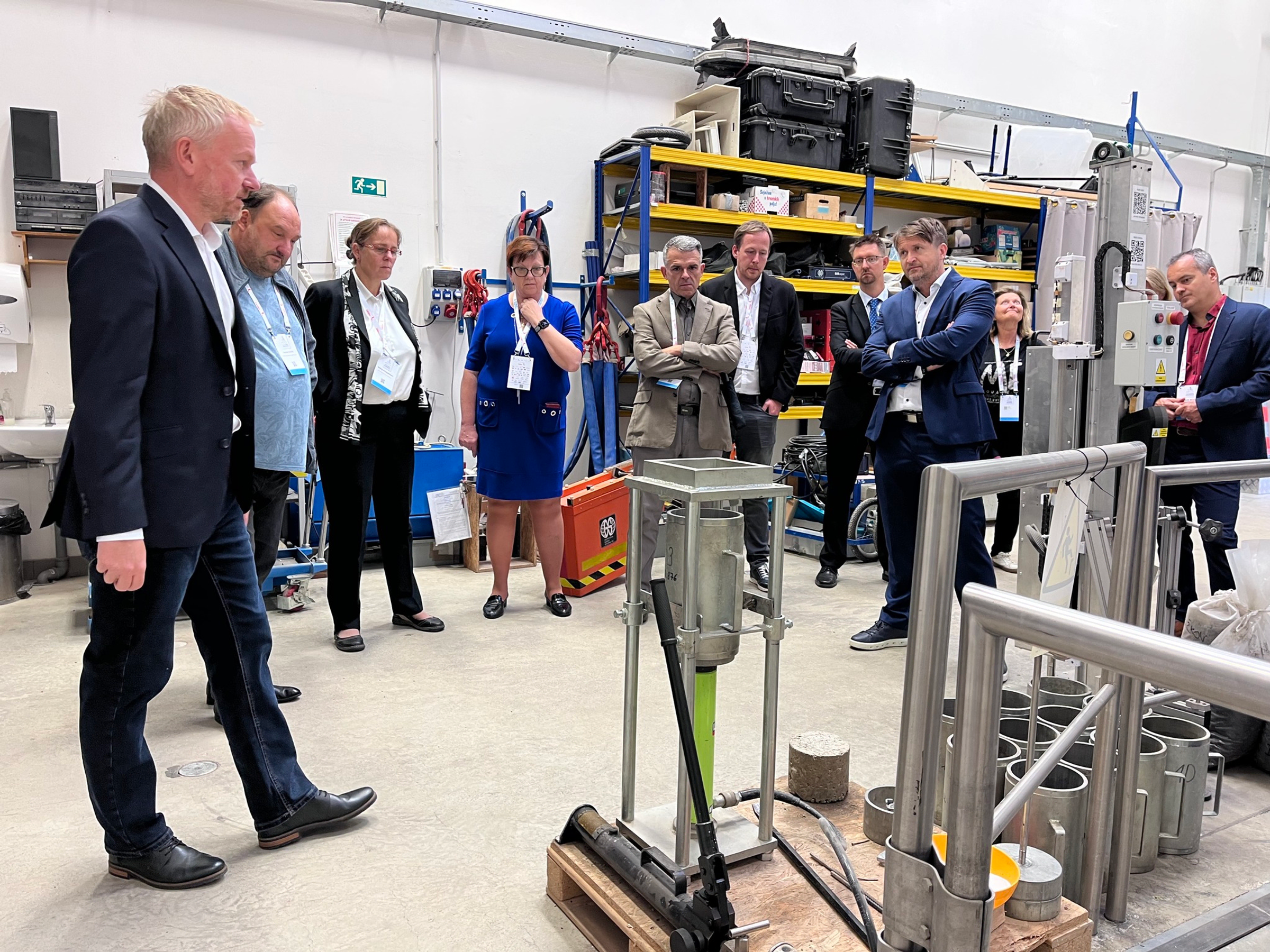 Exkurze v laboratoři dopravní infrastruktury